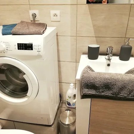 Sleep In - Parking - Centre *