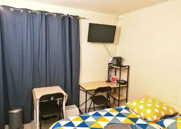 Sleep In - Parking - Centre